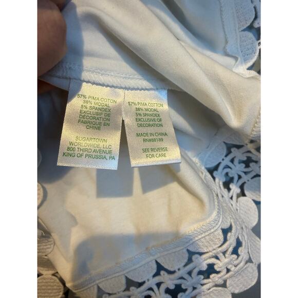 Lilly Pulitzer Hayes Top Resort White Eyelet Trim | Size Medium | NWT - Picture 5 of 6